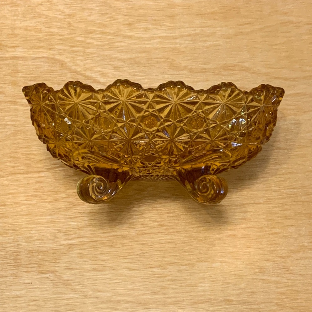 LG Wright Fenton Daisy and Buttons Amber Glass candy bowl